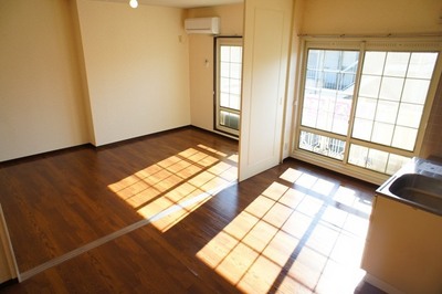 Living and room. Bright living in MinamiMuko ・ Western style room