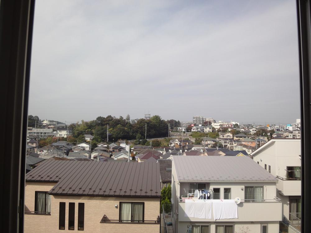 View photos from the dwelling unit. View from the site (November 2013) Shooting
