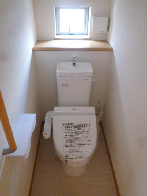 Toilet. Indoor (12 May 2013) Shooting