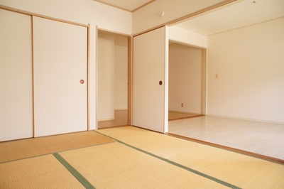 Living and room. Japanese-style room 6 Pledge of calm atmosphere