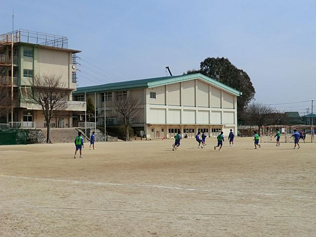 Junior high school. 750m up to municipal fifth junior high school