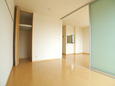 Living and room.  ※ It is a photograph of the inverted floor plan 102, Room.