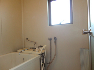 Bath. In the bathroom it can be ventilated with windows closed