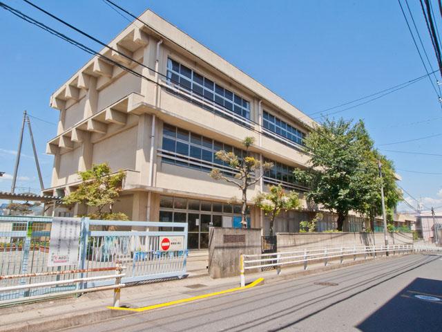 Primary school. 1000m to Matsudo Tatsuya switching elementary school
