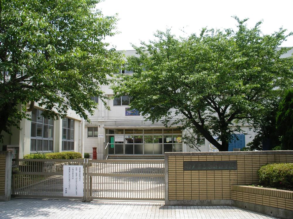 Primary school. 280m to Matsudo City Southern Elementary School