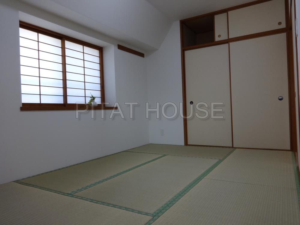 Non-living room.  [Japanese-style room] Of moist and calm atmosphere Japanese-style room