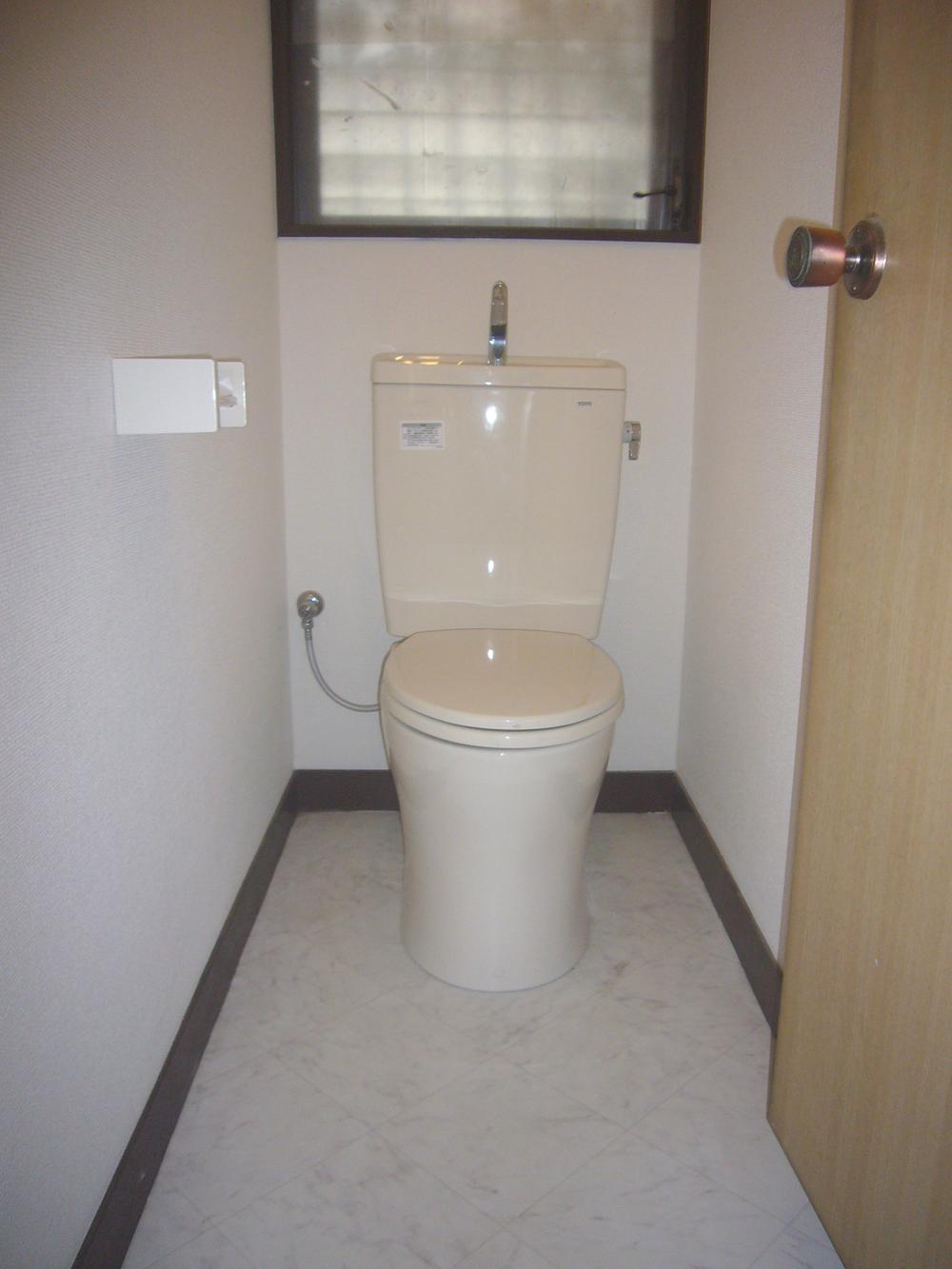 Toilet. Indoor (September 2013) Shooting