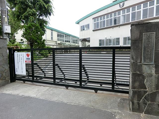 Junior high school. 991m to Matsudo Municipal put away the South Junior High School