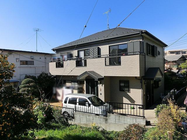 Local appearance photo. Local (11 May 2013) is a bright house bathed in plenty of sunlight from shooting spacious balcony.