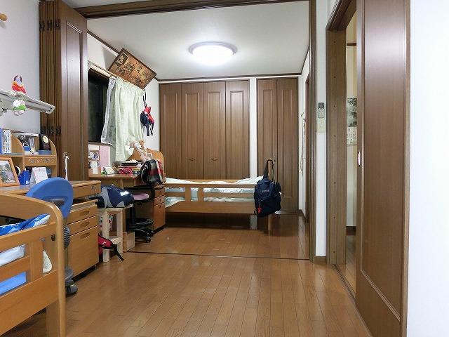 Non-living room. You can partition (^^)