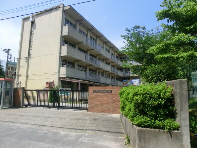 Junior high school. 2020m until the sixth junior high school