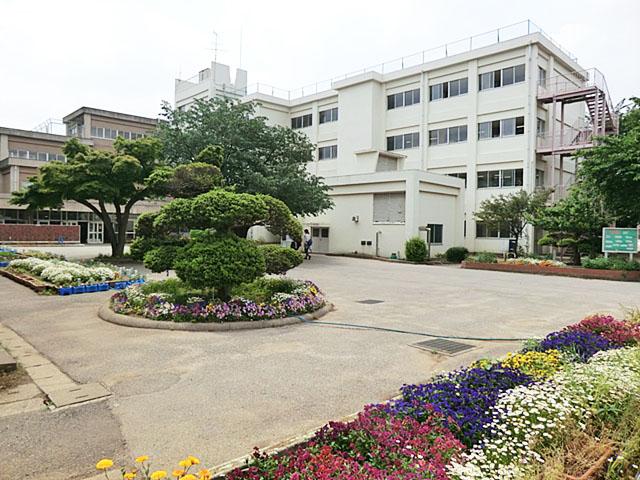 Primary school. Takagi second elementary school up to 100m
