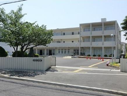 Junior high school. 465m to Matsudo Municipal put away junior high school