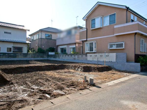 Local appearance photo. 1 Building
