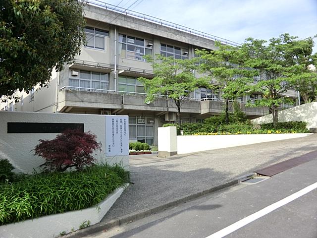 Junior high school. 610m to Matsudo Municipal Negiuchi junior high school