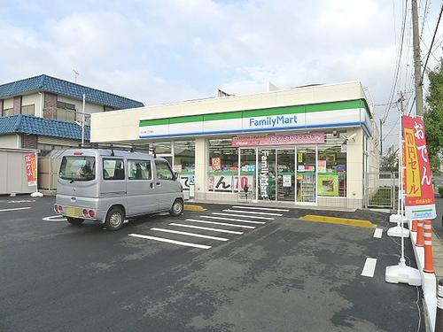 Supermarket. FamilyMart old months Saki-chome store up to (super) 100m