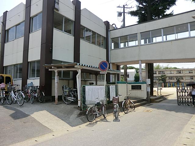 Primary school. 1200m to Matsudo Municipal Kogane Elementary School