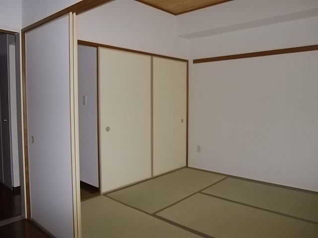 Living and room. Japanese-style room (1) product input