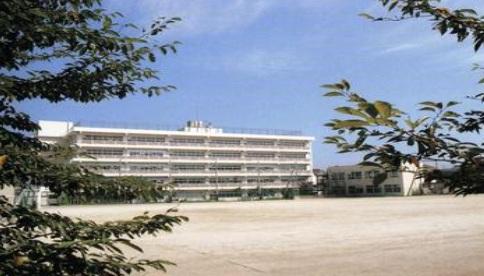 Junior high school. 410m to Matsudo Municipal put away the South Junior High School