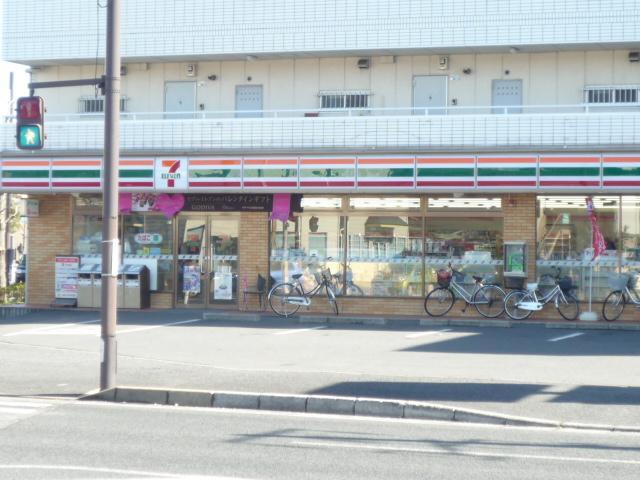 Convenience store. Seven-Eleven Matsudo Higurashi 6-chome up (convenience store) 318m