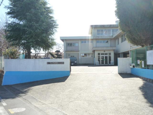 Primary school. 352m to Matsudo Municipal Tokiwadaira third elementary school (elementary school)