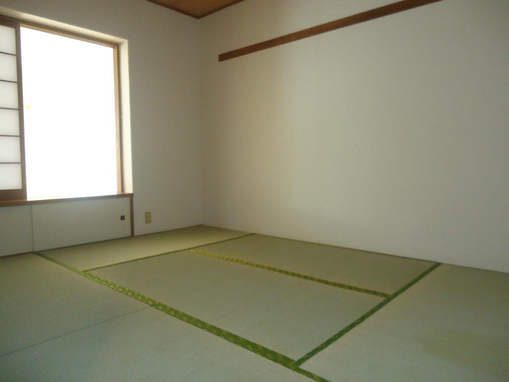 Other room space. It is a good Japanese-style user-friendly