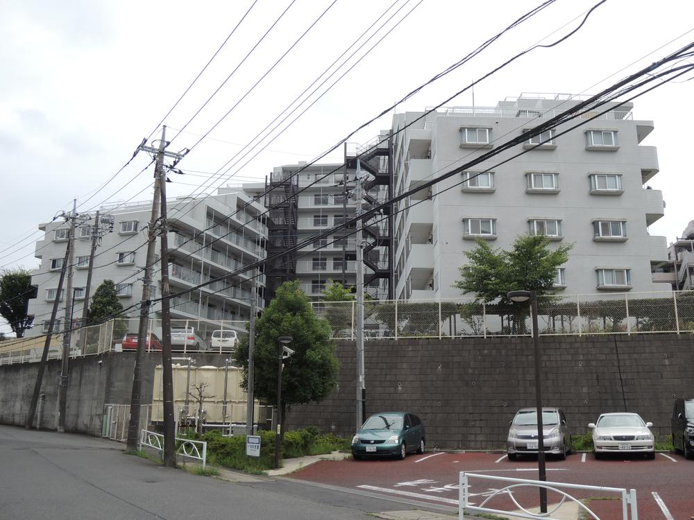Local appearance photo.  [Exterior Photos] It is a good location of "Kitakogane Station" a 5-minute walk.