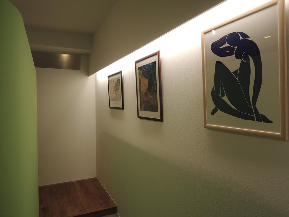 Entrance.  [gallery] Not residents only, Exhibition space to entertain the guests to visit. Please enjoy the exhibition and layout.