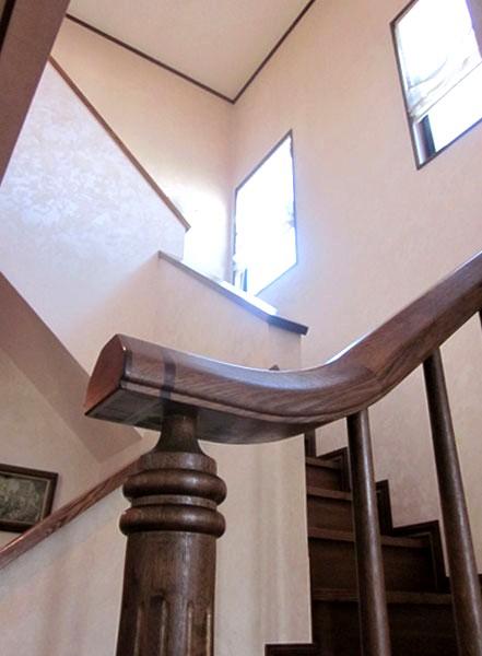 Other introspection. Safer than straight stairs around stairs, The window is also available bright