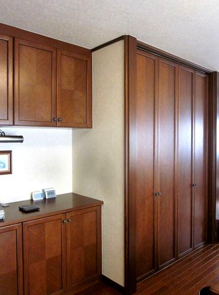 Receipt. Would you like as a dedicated desk wife There are built-in desk in the storage is the right-hand side of the storage of the dining part