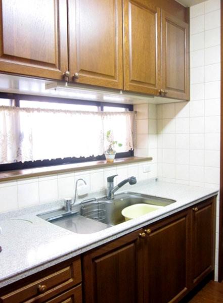 Kitchen. System kitchen with a built-in water purifier