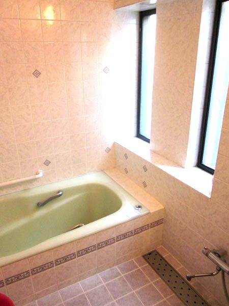 Bathroom. Tile is stuck in the bathroom