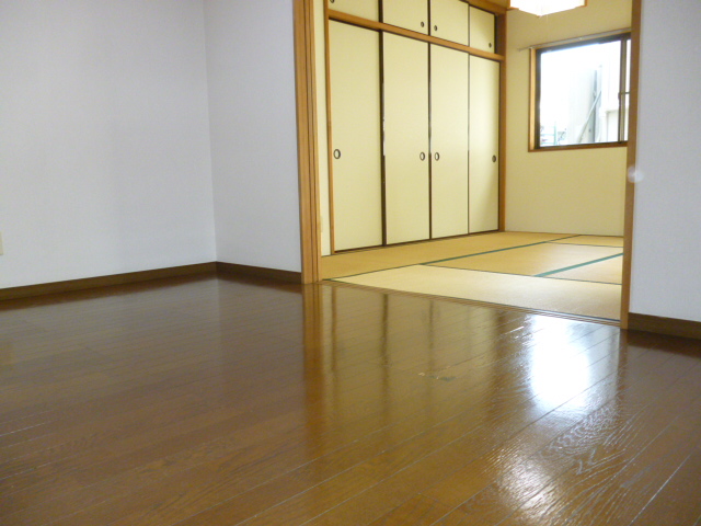 Living and room. dining, Horizontal Japanese-style room is also open Allowed A bright room