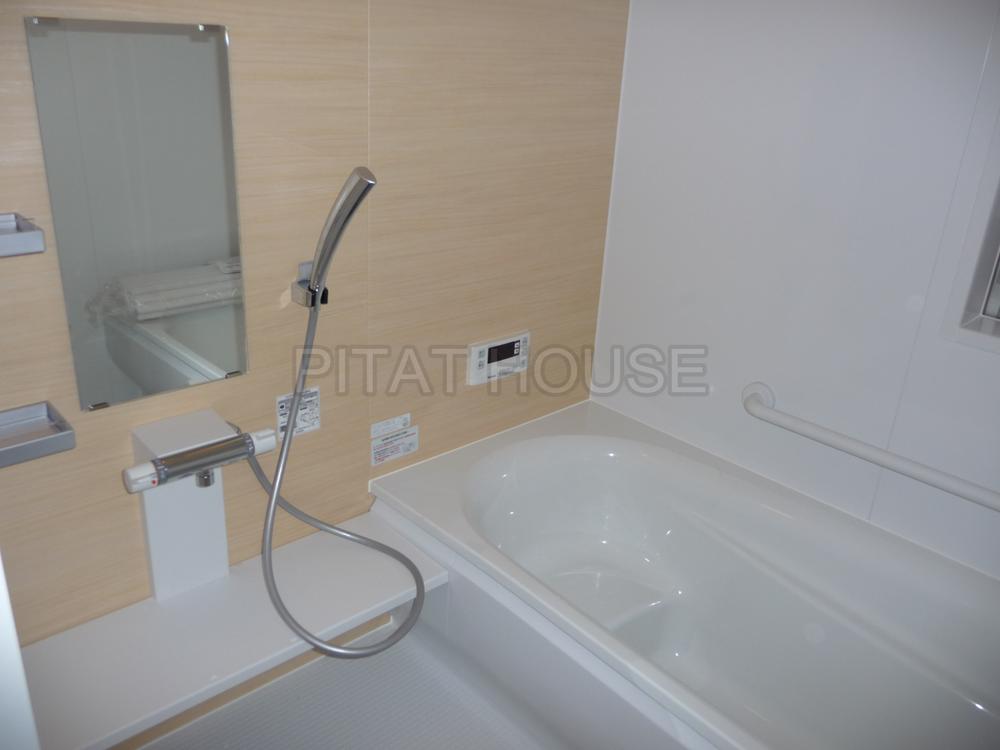 Bathroom. ◆ This spacious unit bus of 1 pyeong size.