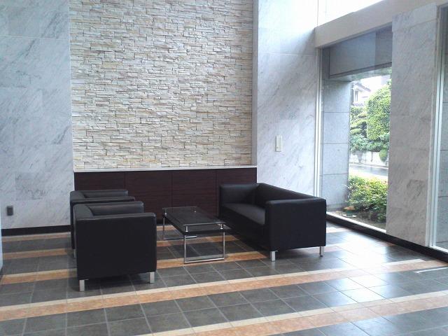 Entrance. Common areas