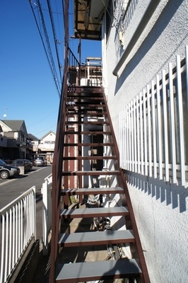 Other common areas. State of the stairs