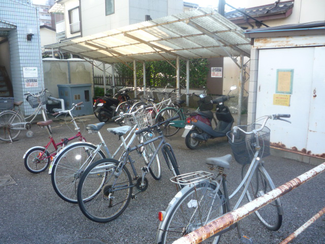 Other common areas. Type bicycle parking lot equipped