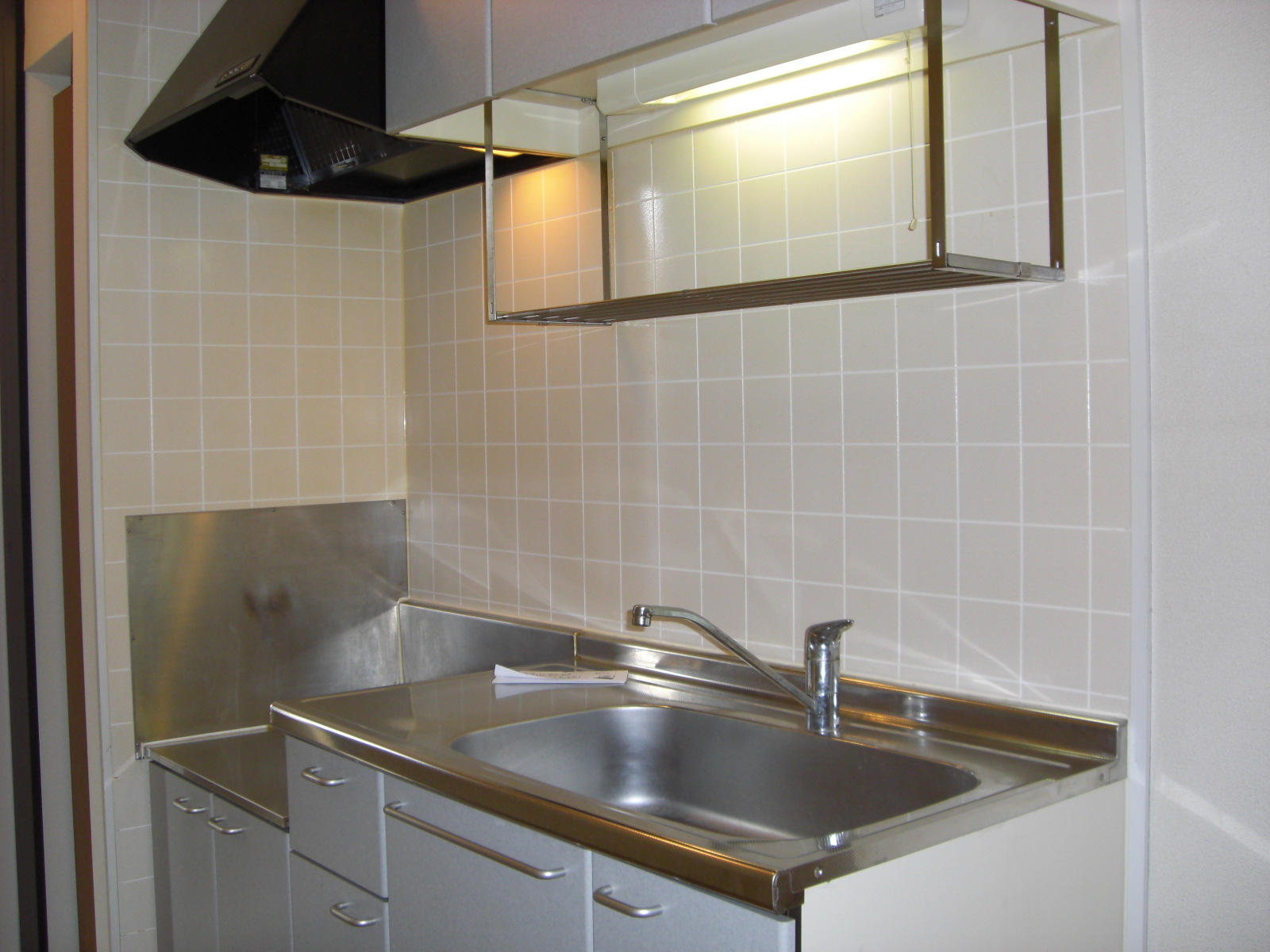 Kitchen. Two-burner gas stove installation Allowed