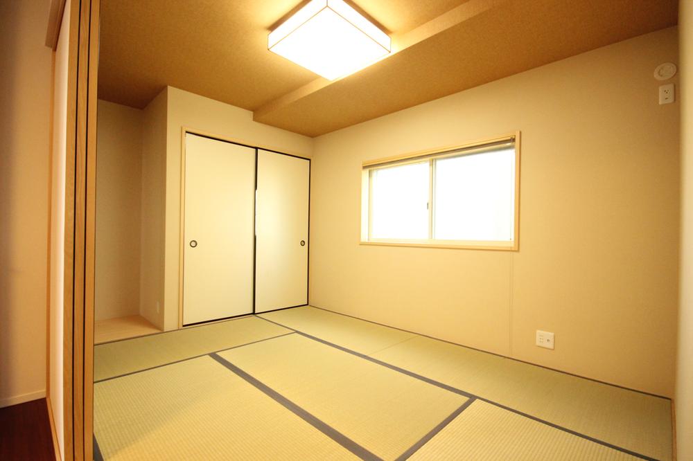 Non-living room. Japanese-style room (6.0 quires)