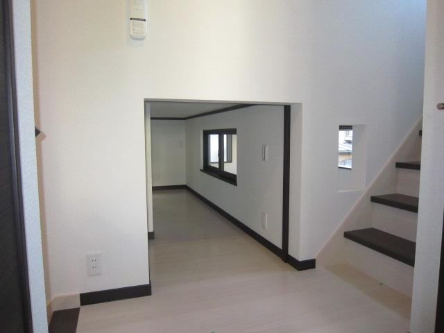 Non-living room. And go up to the second floor on the stairs there about 5.25 Pledge flat loft (collection). It is a useful space.