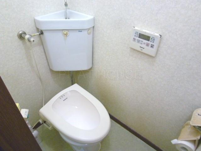 Toilet.  [toilet] With Washlet. Is beautiful.