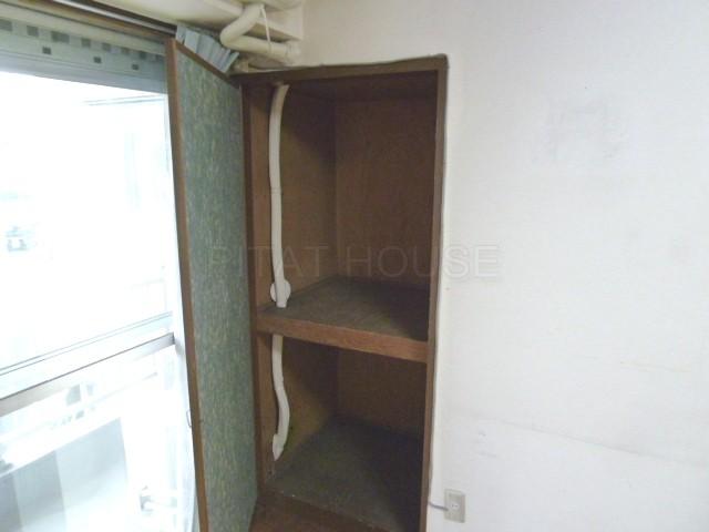 Receipt.  [Receipt] Balcony side Japanese-style room accommodated, There is a depth.