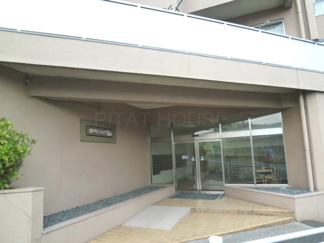 Entrance.  [entrance] Spacious entrance. Also it comes with Elevator.