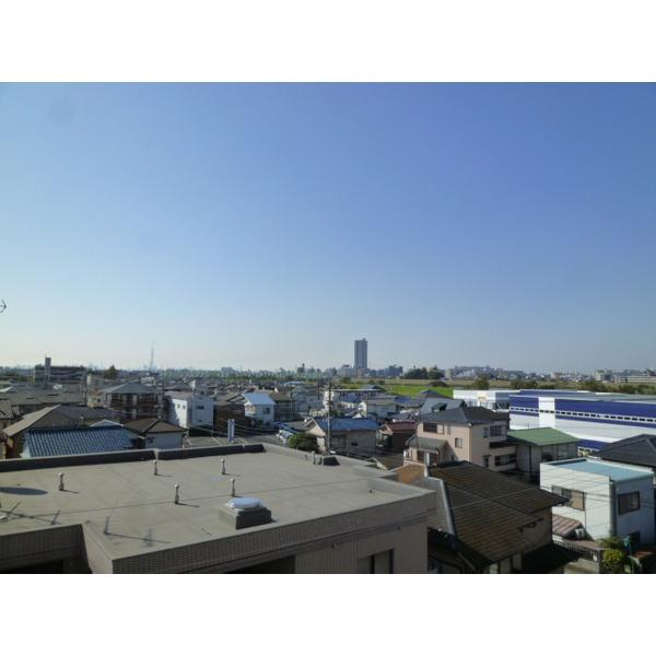 View photos from the dwelling unit. Sky tree can also be overlooking view