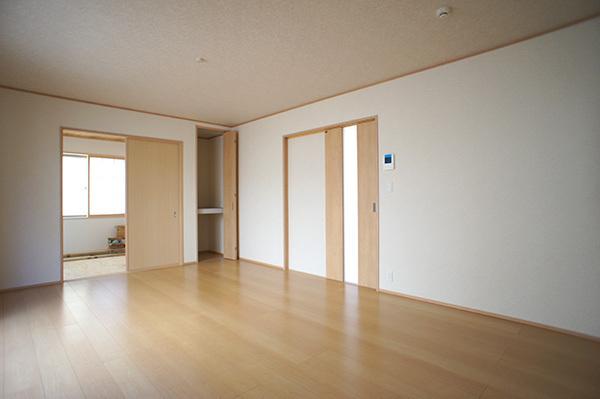 Living. 14 Building
