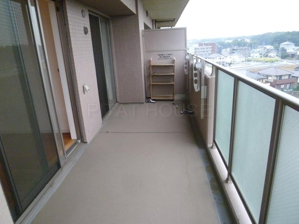 Balcony.  ◆ Spacious balcony of depth.