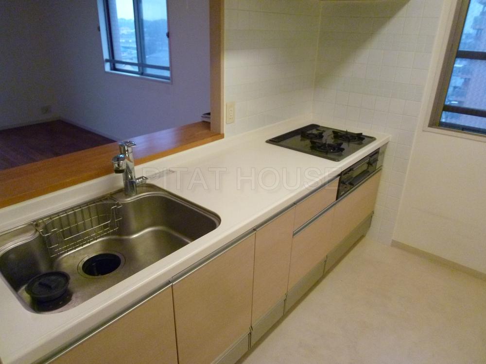 Kitchen.  ◆ Bright kitchen with a window.