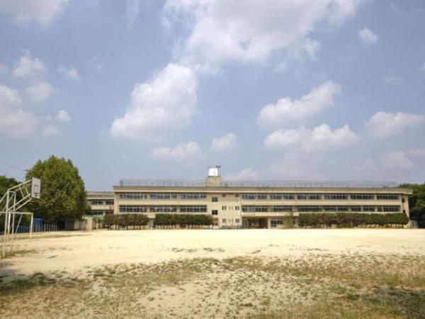 Primary school. 360m to flower elementary school of Matsudo Tatsukai
