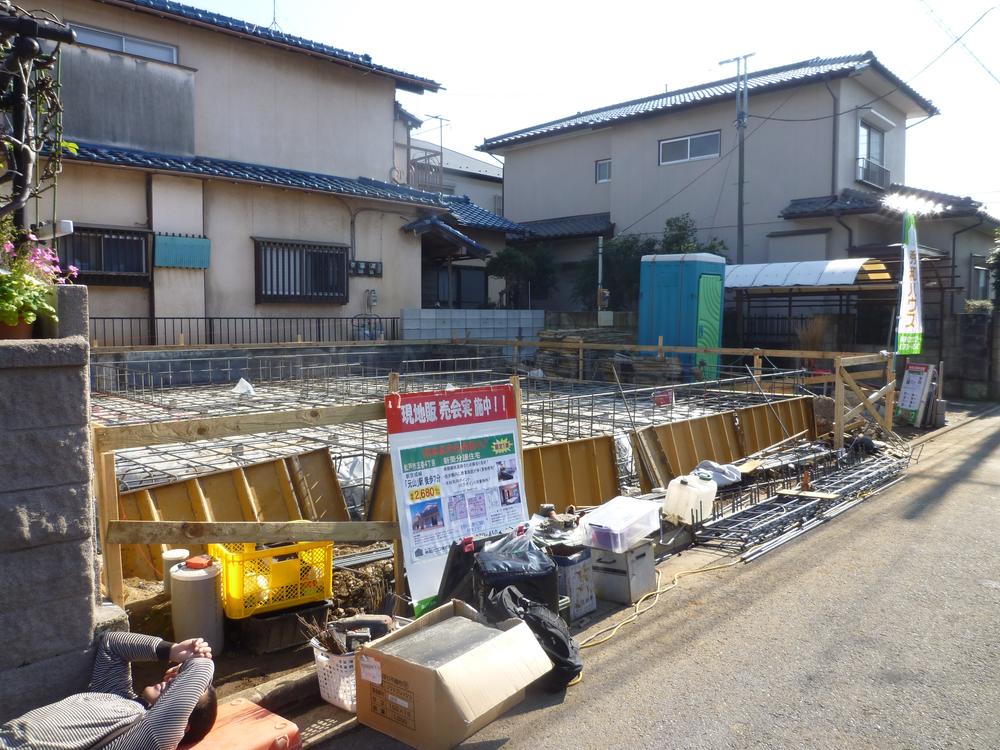 Local photos, including front road. ◆ South parking lot is of good per yang.
