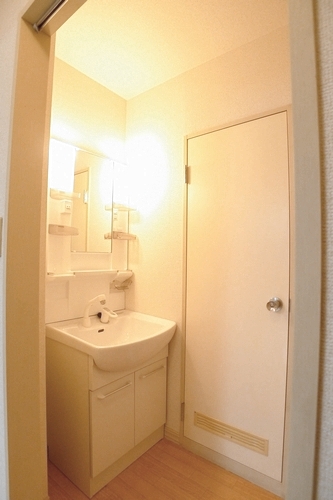 Washroom. It is a photograph of Room 101